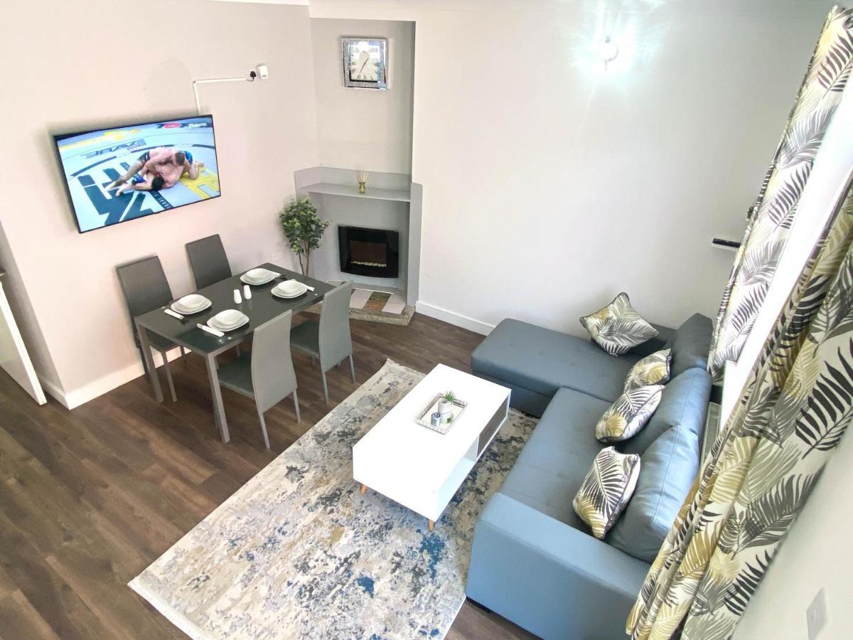 2 Bed Town Centre Nr Theatre Free Park Wi-Fi & Garden Apartman Aylesbury  Kültér fotó
