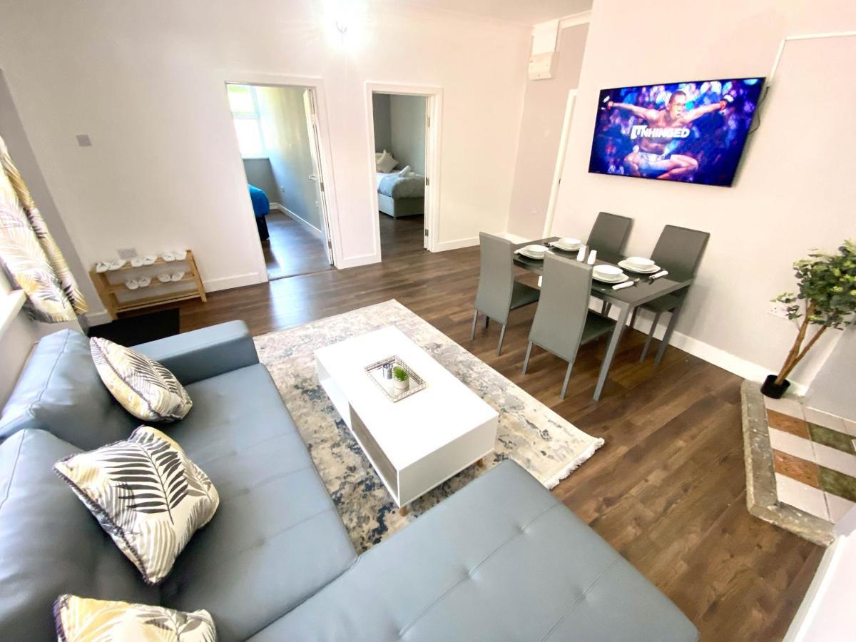 2 Bed Town Centre Nr Theatre Free Park Wi-Fi & Garden Apartman Aylesbury  Kültér fotó