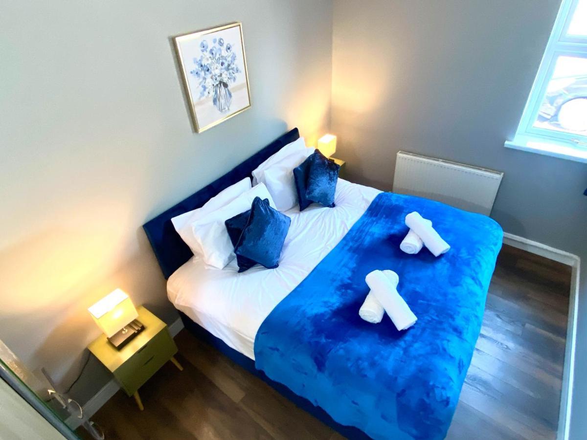 2 Bed Town Centre Nr Theatre Free Park Wi-Fi & Garden Apartman Aylesbury  Kültér fotó