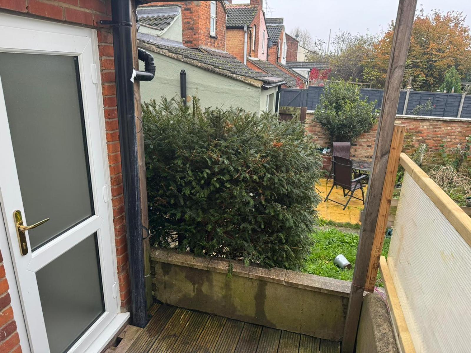2 Bed Town Centre Nr Theatre Free Park Wi-Fi & Garden Apartman Aylesbury  Kültér fotó